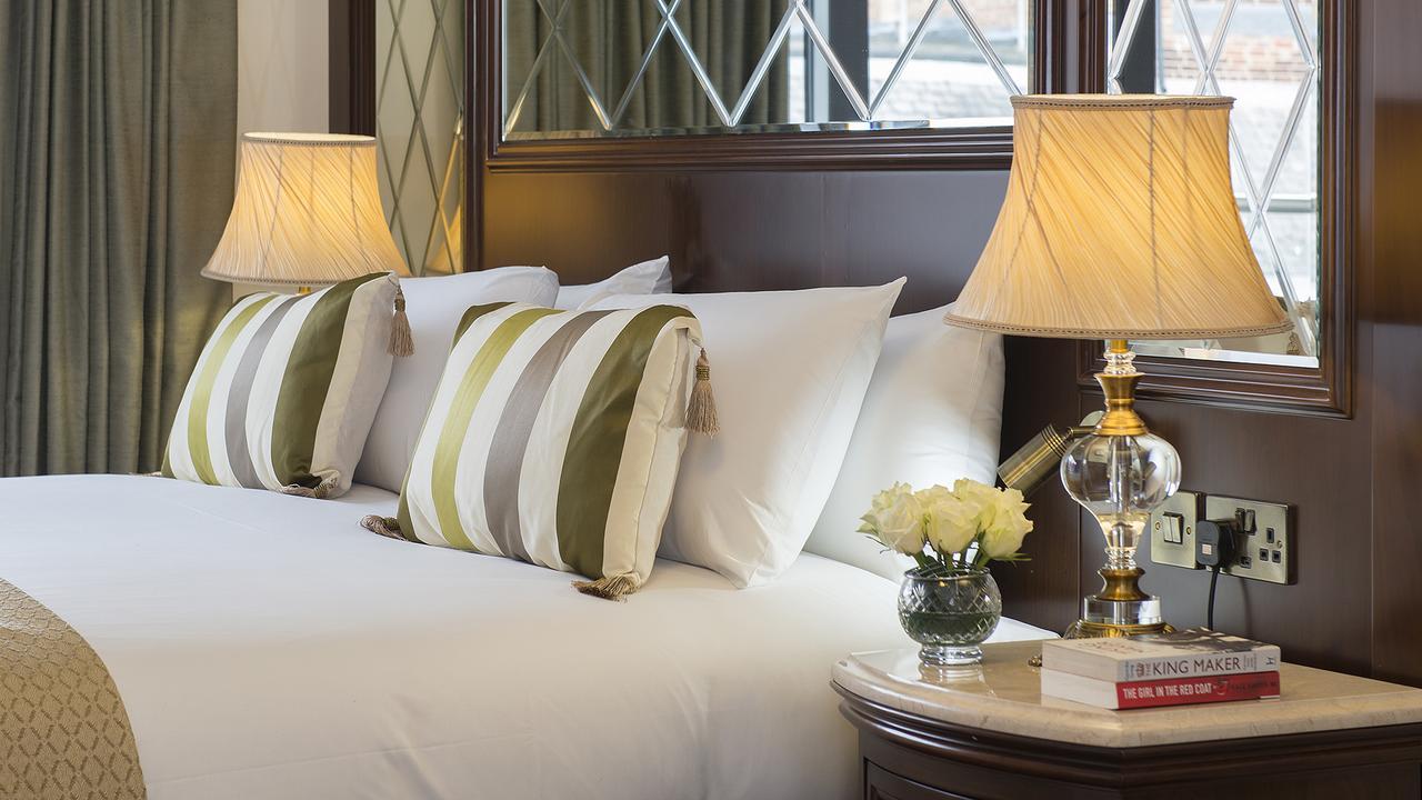 אוקספורד The George Street Hotel מראה חיצוני תמונה A bedroom at The Imperial